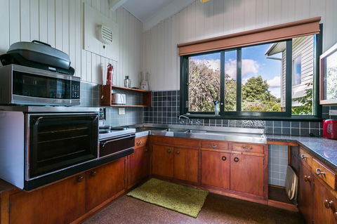 Beach Front Beauty - Ocean Front Views - Inverell Accommodation 8