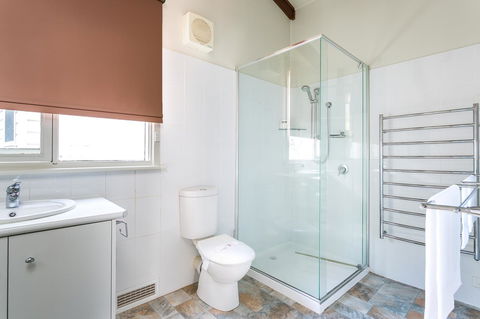 Beach Front Beauty - Ocean Front Views - Inverell Accommodation 13