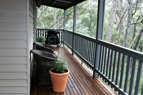 Tangenong Cottages - Inverell Accommodation 18