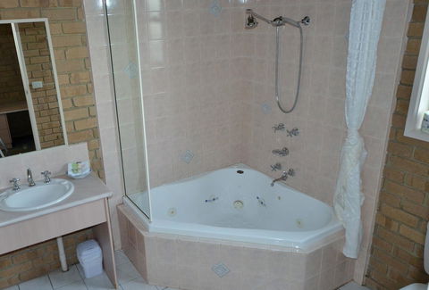 Tropicana Motor Inn - Inverell Accommodation 13