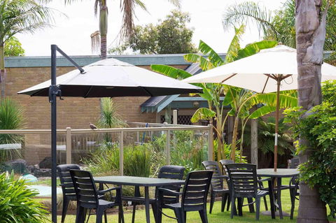 Tropicana Motor Inn - Inverell Accommodation 40