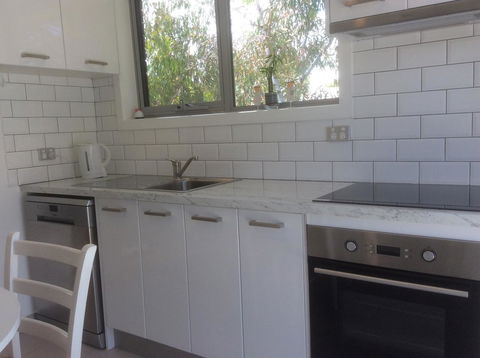 Avilla By The Bay - Inverell Accommodation 11