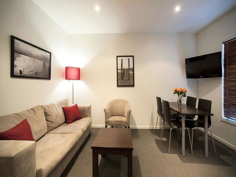 The Waves Apartments - Inverell Accommodation 6
