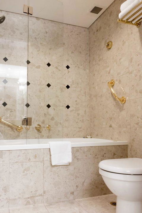 Stamford Plaza Melbourne - Inverell Accommodation 10