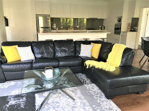Tamara Temptation - Inverell Accommodation 1