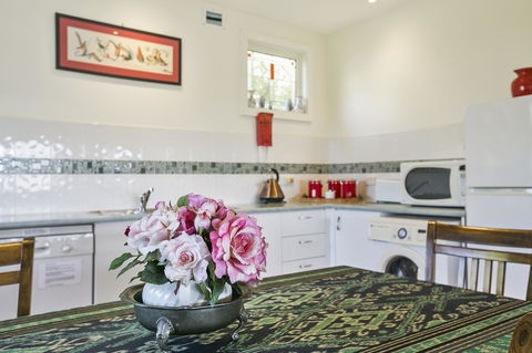 Black Dolphin Beach Penthouse - Inverell Accommodation 17