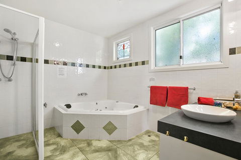 Black Dolphin Beach Penthouse - Inverell Accommodation 15