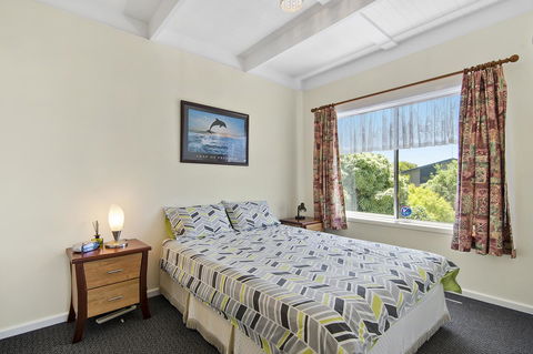 Black Dolphin Beach Penthouse - Inverell Accommodation 11