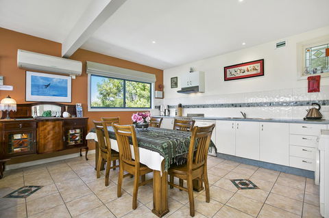 Black Dolphin Beach Penthouse - Inverell Accommodation 22