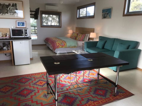 Aloha Ha Phillip Island - Inverell Accommodation 1