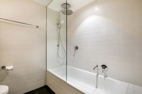 Stylish Apartment In Unique Church Development - Inverell Accommodation 11