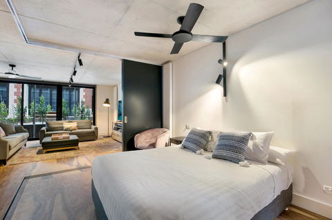 Stylish Apartment In Unique Church Development - Inverell Accommodation 10