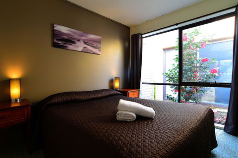 Executive Hideaway - Inverell Accommodation 20