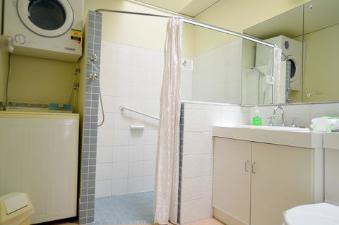 Executive Hideaway - Inverell Accommodation 2