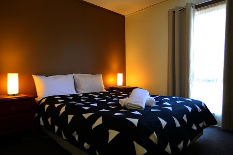 Executive Hideaway - Inverell Accommodation 3