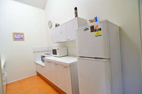 Executive Hideaway - Inverell Accommodation 14