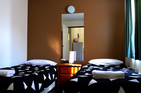 Executive Hideaway - Inverell Accommodation 5