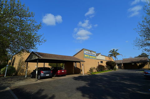 Executive Hideaway - Inverell Accommodation 10