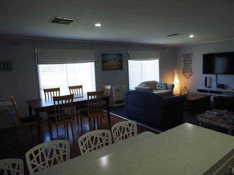 Port Relaxation - Inverell Accommodation 2