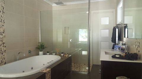 Abbys Cottages Bright - Inverell Accommodation 35