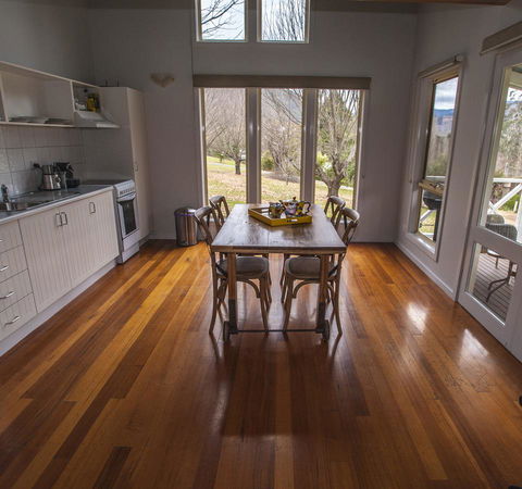 Abbys Cottages Bright - Inverell Accommodation 18