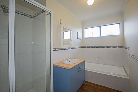 Woolamai Family Retreat - Inverell Accommodation 14