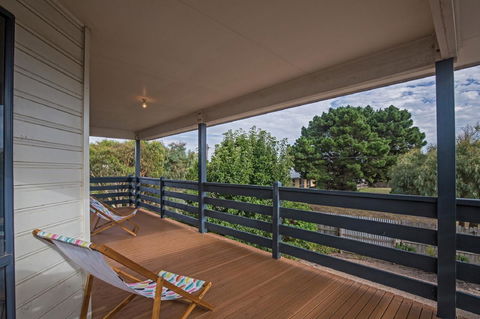 Woolamai Family Retreat - Inverell Accommodation 27
