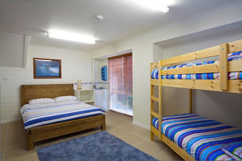 Woolamai Family Retreat - Inverell Accommodation 12