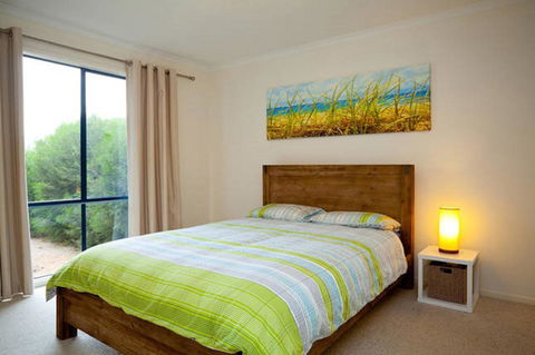 Woolamai Family Retreat - Inverell Accommodation 10