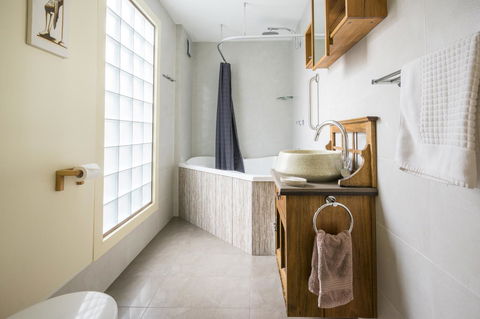 Azen Haven - Inverell Accommodation 6