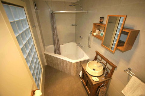 Azen Haven - Inverell Accommodation 20