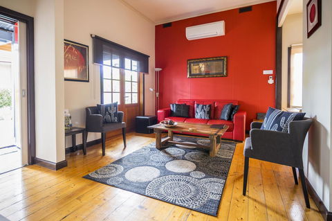 Azen Haven - Inverell Accommodation 4