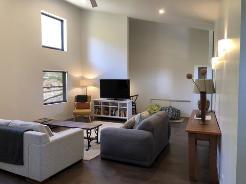Saje\'s House & Pod - Inverell Accommodation 0