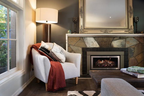 East Street Daylesford - Inverell Accommodation 0