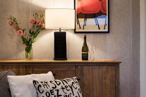 East Street Daylesford - Inverell Accommodation 1