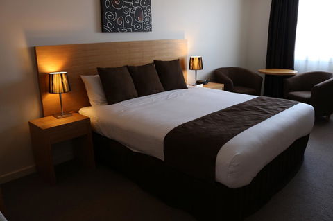 Bairnsdale International - Inverell Accommodation 11