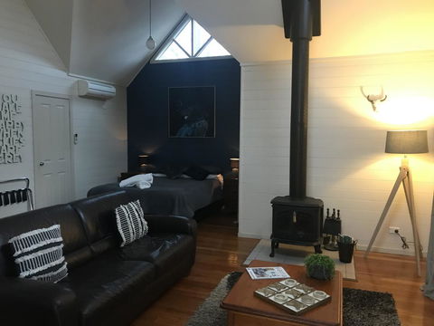 Two Truffles Cottages - Inverell Accommodation 12