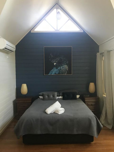 Two Truffles Cottages - Inverell Accommodation 11