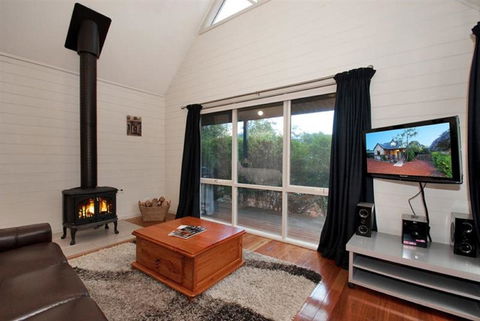 Two Truffles Cottages - Inverell Accommodation 13