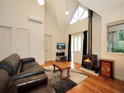Two Truffles Cottages - Inverell Accommodation 5