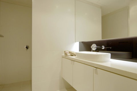 C-Scape Water Front Apartment - Inverell Accommodation 8