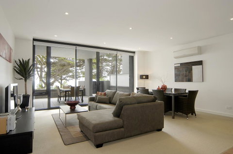 C-Scape Water Front Apartment - Inverell Accommodation 3