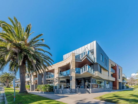 C-Scape Water Front Apartment - Inverell Accommodation 9