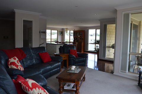 Ocean View Beach House - Inverell Accommodation 14