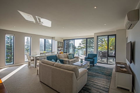 C-Scape Esplanade Cowes - Inverell Accommodation 0