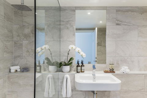 Quay West Suites Melbourne - Inverell Accommodation 11
