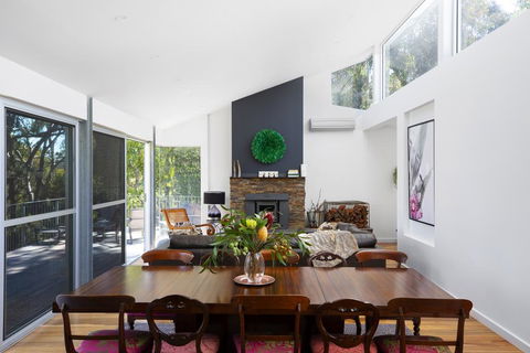 The Bird House - Inverell Accommodation 2
