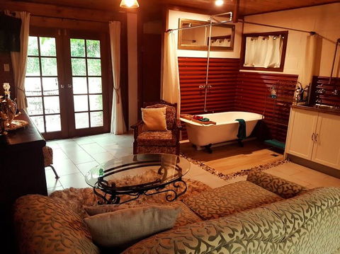 The Cabin - Inverell Accommodation 0