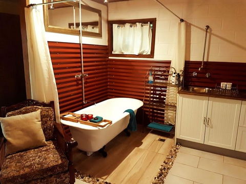 The Cabin - Inverell Accommodation 2