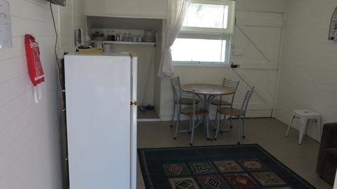 The Captain's Manor On Cook Unit 5 - Inverell Accommodation 1